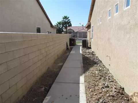 47692 Phoenix St, Indio, CA 92201 photo 17
