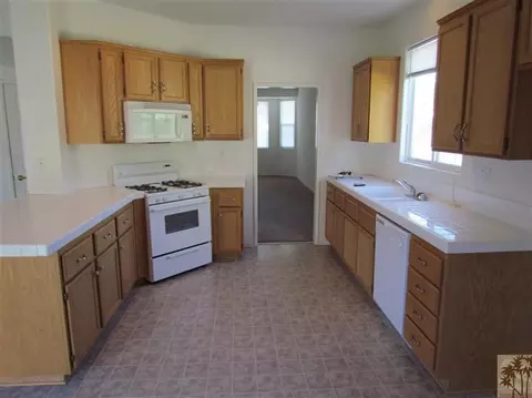 47692 Phoenix St, Indio, CA 92201 photo 4