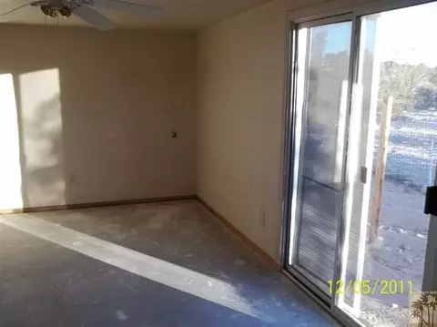 555 Polands Way, Landers, CA 92285 photo 3