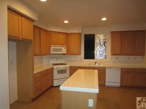 37901 Edinburgh St, Indio, CA 92203 photo 4