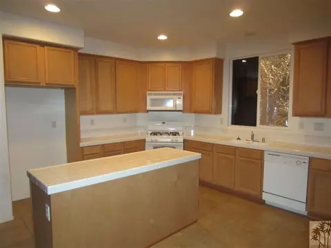 37901 Edinburgh St, Indio, CA 92203 photo 5