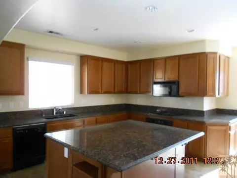 41138 Doyle St, Indio, CA 92203 photo 2