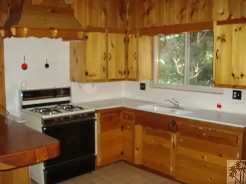 470 Iris Dr, Twin Peaks, CA 92391 photo 3