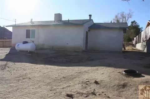61858 Crest Circle Dr, Joshua Tree, CA 92252 photo 2