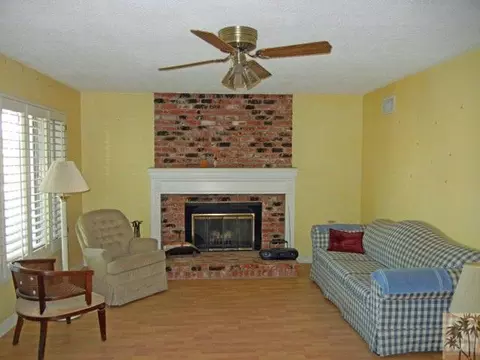 44670 Ronald St, Indio, CA 92201 photo 2