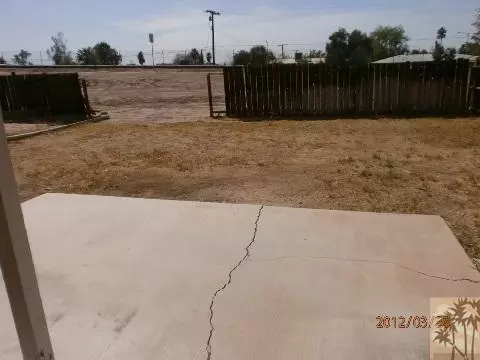 2028 Woodside Dr, El Centro, CA 92243 photo 2