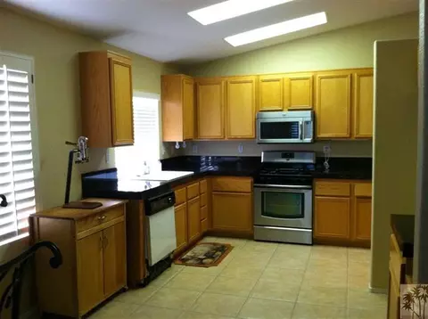 82401 Grant Dr, Indio, CA 92201 photo 2