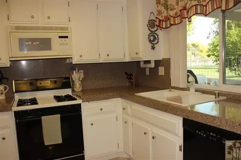 49072 Eisenhower Dr, Indio, CA 92201 photo 4
