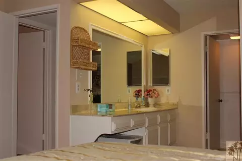 49072 Eisenhower Dr, Indio, CA 92201 photo 9