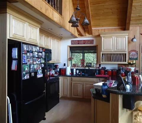 5256 Lone Pine Canyon Rd, Wrightwood, CA 92397 photo 3