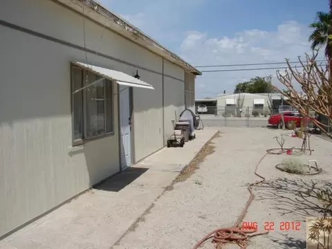 125 Brawley, Thermal, CA 92274 photo 2