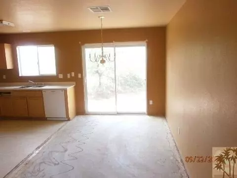 1063 Pine Ct, Brawley, CA 92227 photo 4