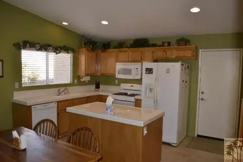 48461 Panorama Ave, Indio, CA 92201 photo 2
