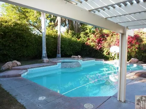 67 Sutton Pl E, Palm Desert, CA 92211 photo 2