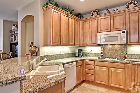 41543 Corte Jalisco, Indio, CA 92203 photo 8