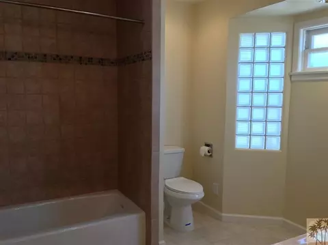 8525 Luxor St, Downey, CA 90241 photo 6