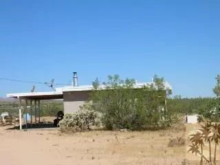 580 Lambert, Landers, CA 92285 photo 3