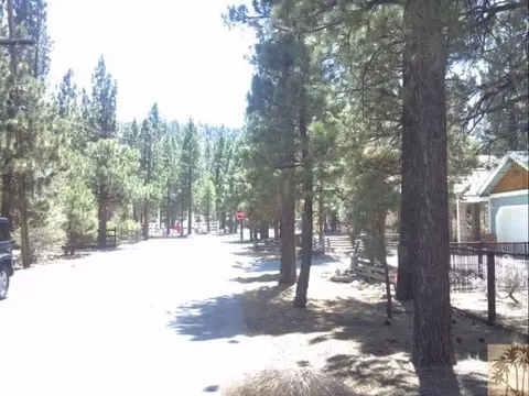 951 D Ln, Big Bear City, CA 92314 photo 18