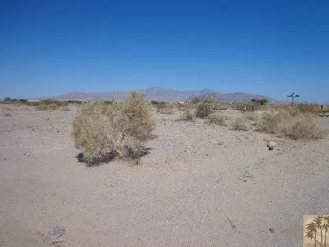 2571 Sea, Lite, CA 92274 photo 7