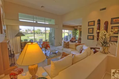 527 Desert Holly Dr, Palm Desert, CA 92211 photo 2