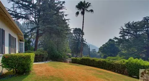 2131 Crescent Dr, Altadena, CA 91001 photo 3