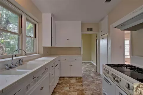 2131 Crescent Dr, Altadena, CA 91001 photo 7