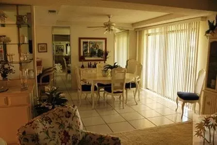 20 Maximo Way, Palm Desert, CA 92260 photo 2