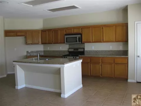 83051 N Singing Hills Dr, Indio, CA 92203 photo 2