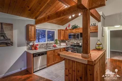 829 B Ln, Big Bear City, CA 92314 photo 16