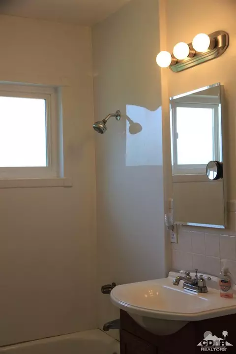913 E Lugonia Ave, Redlands, CA 92374 photo 25