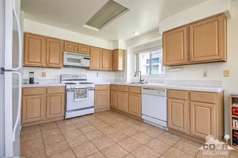 40887 Flying Sea Rd, Palm Desert, CA 92211 photo 2