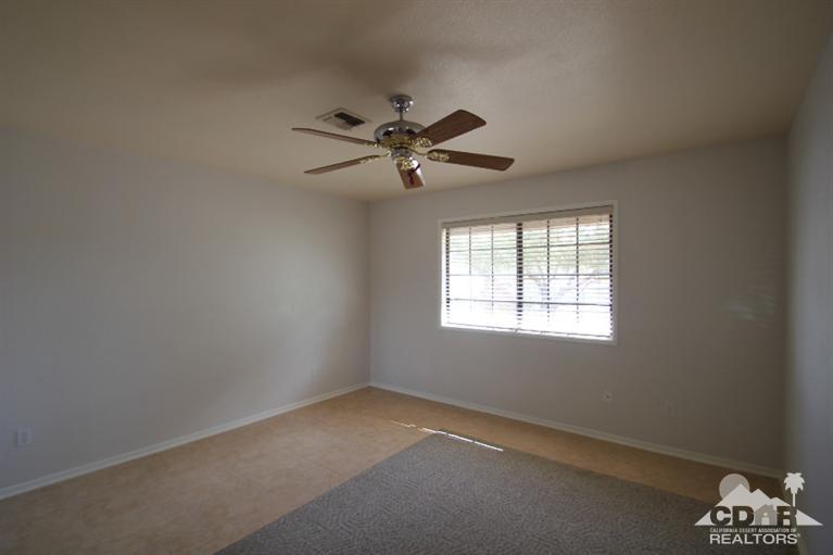8799 San Diego Dr, Yucca Valley, CA 92284 photo 12