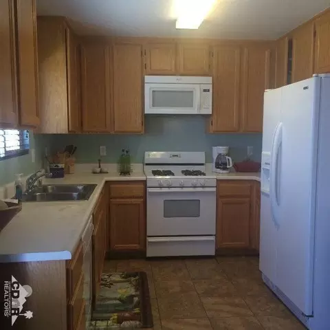 1316 Tyler St, Calexico, CA 92231 photo 2