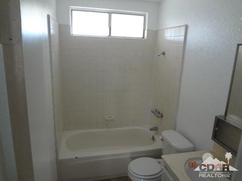 6286 Ronald Dr, Yucca Valley, CA 92284 photo 6