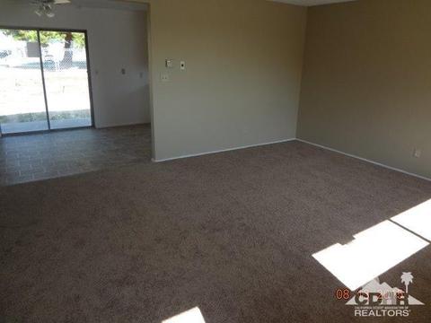 6286 Ronald Dr, Yucca Valley, CA 92284 photo 4
