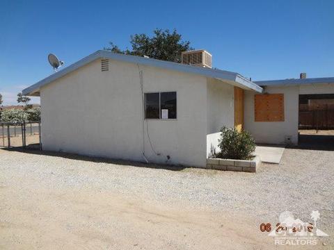 6286 Ronald Dr, Yucca Valley, CA 92284 photo 3