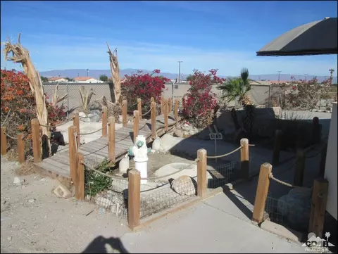 1375 Nile Dr, Thermal, CA 92274 photo 4