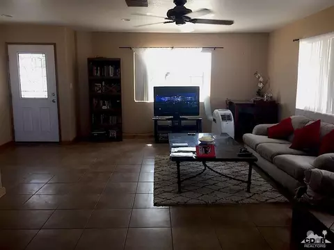 4686 Warren Vista Ave, Yucca Valley, CA 92284 photo 5