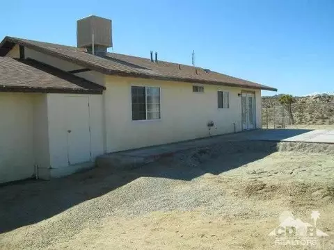 4686 Warren Vista Ave, Yucca Valley, CA 92284 photo 3