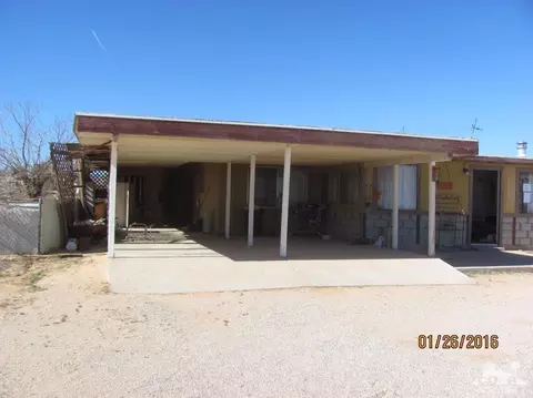 1077 Alta Ave, Landers, CA 92285 photo 4