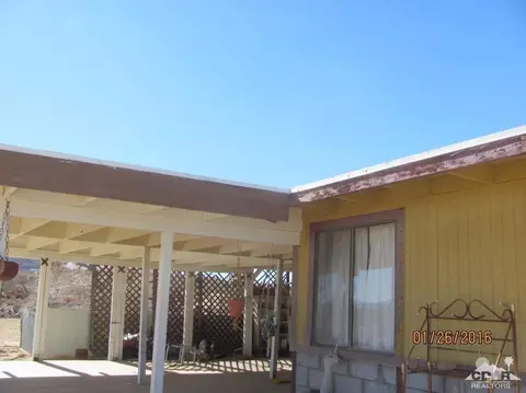 1077 Alta Ave, Landers, CA 92285 photo 3