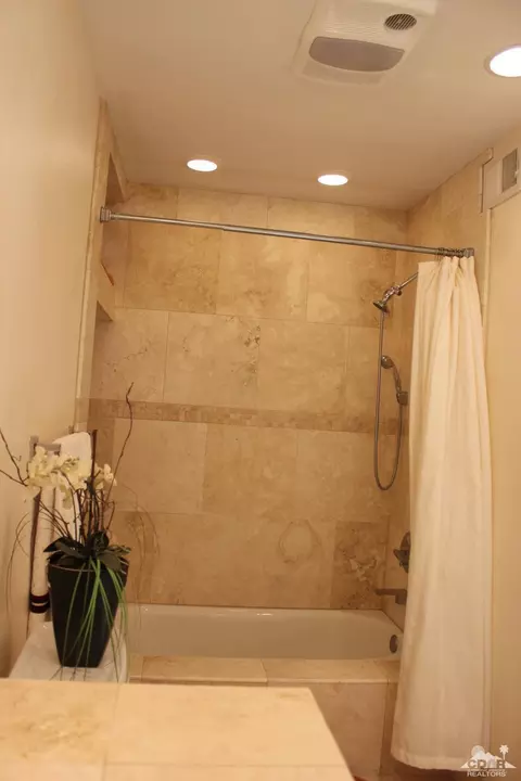 48651 Eisenhower Dr, Indio, CA 92201 photo 4