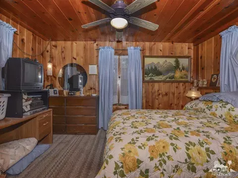 270 Flower Dr, Lake Arrowhead, CA 92352 photo 14