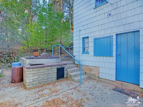 270 Flower Dr, Lake Arrowhead, CA 92352 photo 4