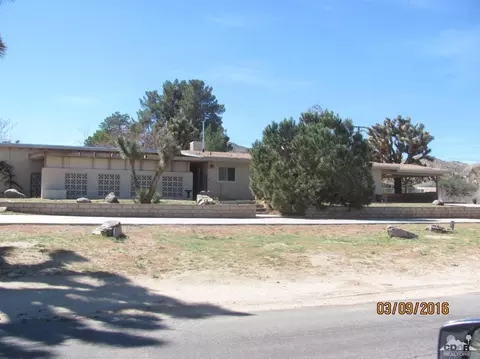 56885 Bonanza Dr, Yucca Valley, CA 92284 photo 2