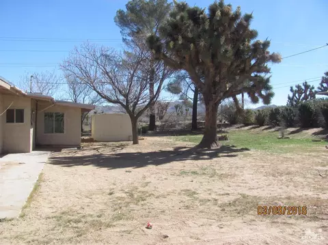 56885 Bonanza Dr, Yucca Valley, CA 92284 photo 5
