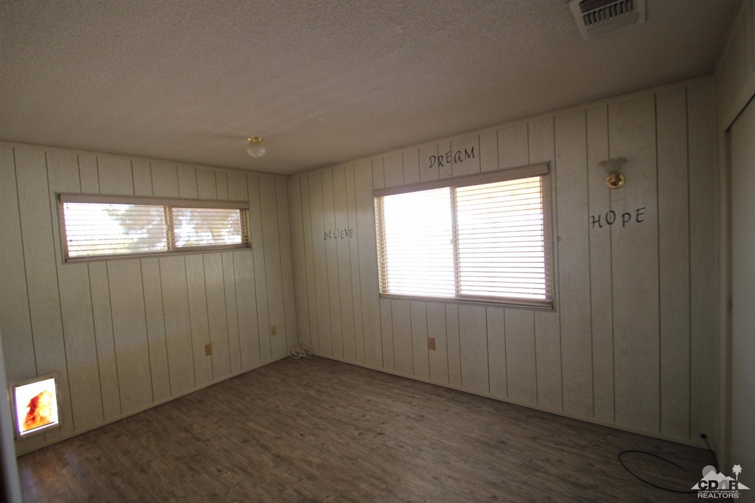 56674 Aberdeen Dr, Yucca Valley, CA 92284 photo 4