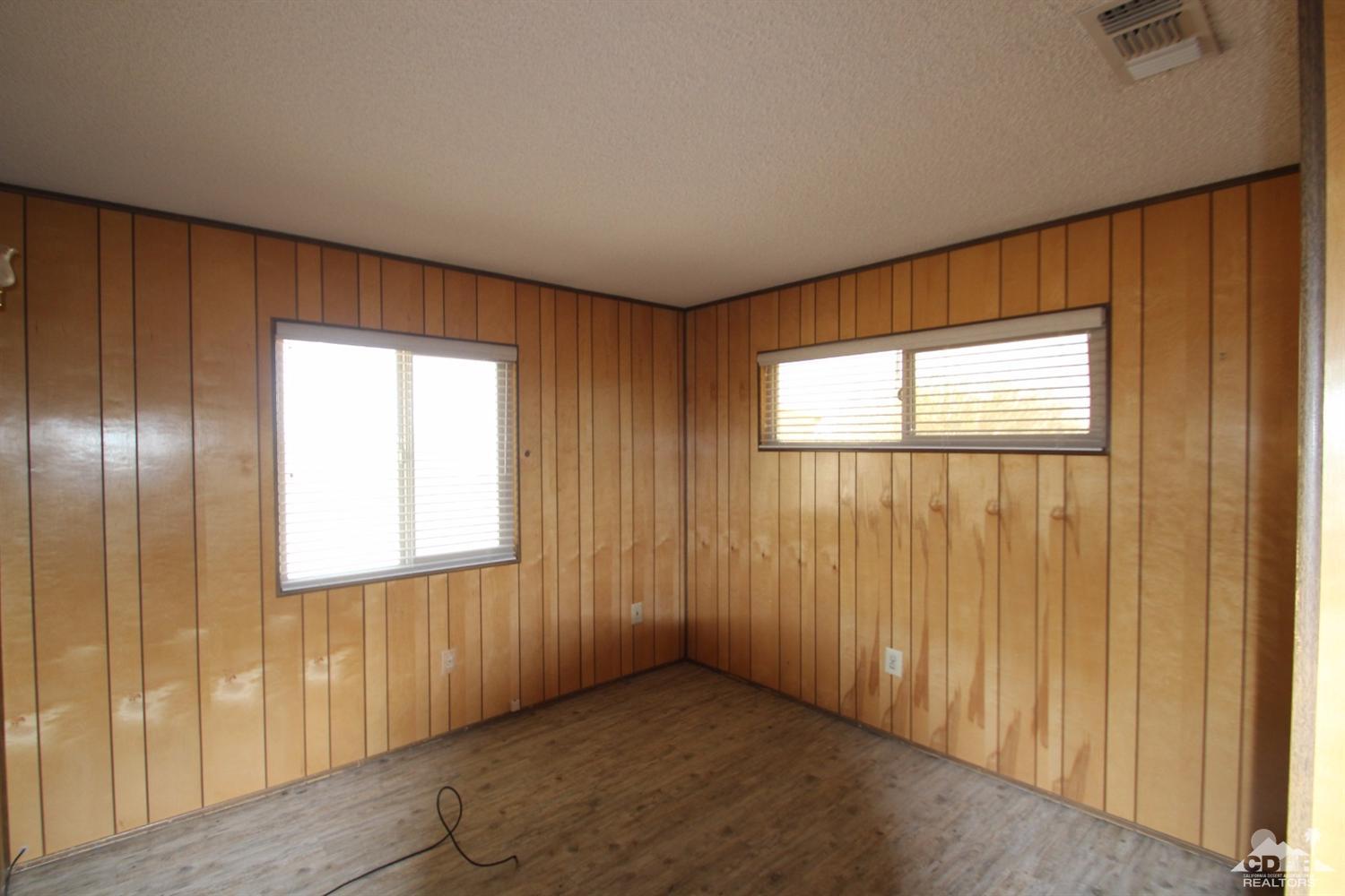 56674 Aberdeen Dr, Yucca Valley, CA 92284 photo 5