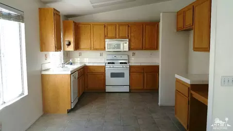 82390 Grant Dr, Indio, CA 92201 photo 4
