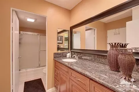 48695 Eisenhower Dr, Indio, CA 92201 photo 14
